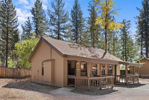 Bearfoot Bungalow House in Tahoe Vista