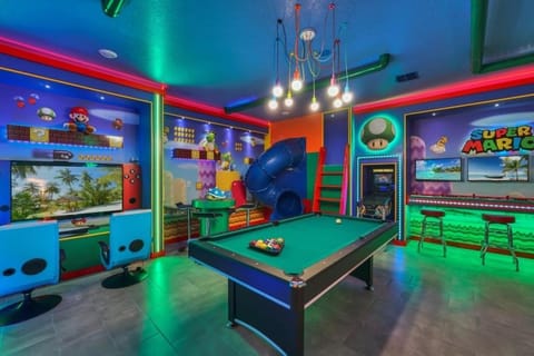 Billiard, Game Room