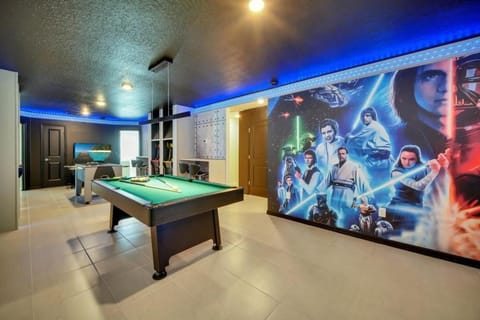 Billiard, Game Room