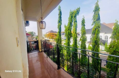 Balcony/Terrace, Garden view