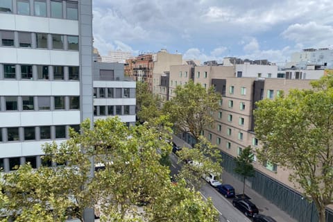 Quiet bright apartment near Paris Apartment in Levallois-Perret