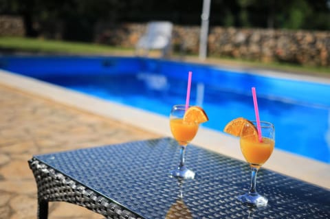 Swimming pool, Non alcoholic drinks