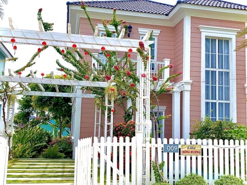 Property building, Garden, Garden view