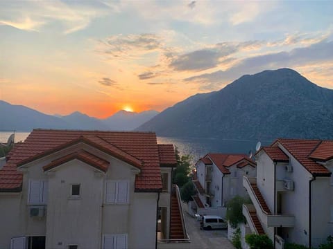 Natural landscape, Mountain view, Sea view, Sunset