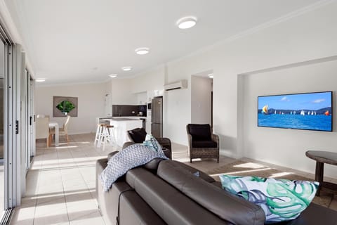 Oasis Apartments on Hamilton Island by HIHA Condominio in Whitsundays