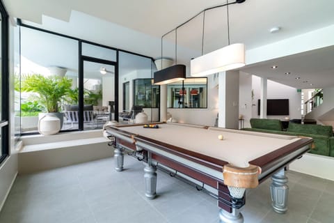 Billiard, Living room