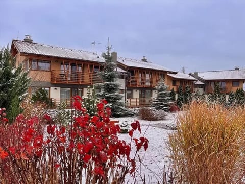 Property building, Garden, View (from property/room), Garden view