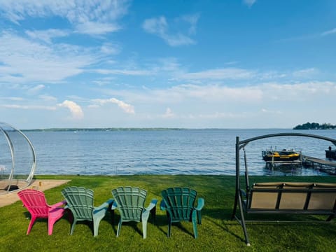 Lake view, sunbed