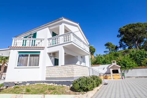 Patio, Facade/entrance, BBQ facilities