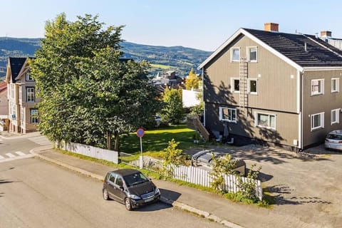 Property building, Street view