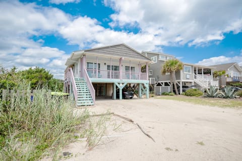 Wave Haven House in Oak Island