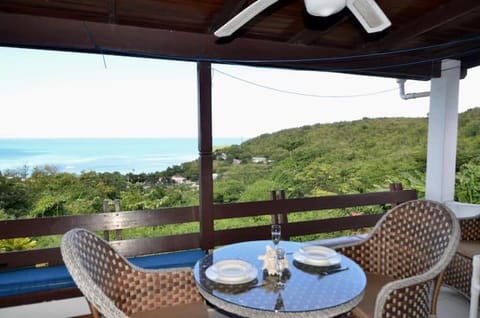 Natural landscape, View (from property/room), Balcony/Terrace, Seating area, Sea view