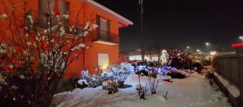 Property building, Winter, Garden
