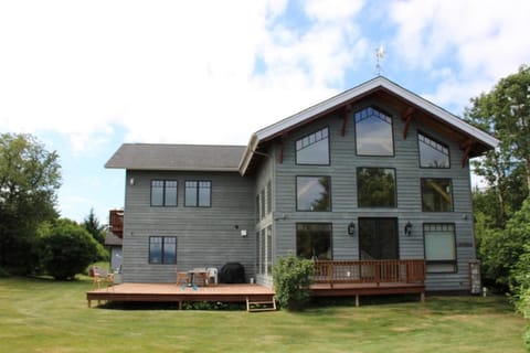 Bay Bluff Haven with an ocean view House in Homer