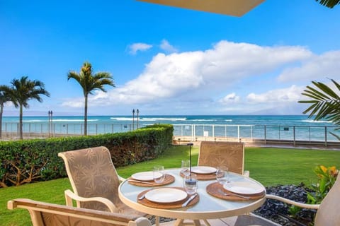 Whale Watch - Oceanfront Ground-Level Paradise Maison in Kahana