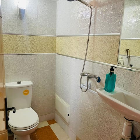 Shower, Toilet, Bathroom