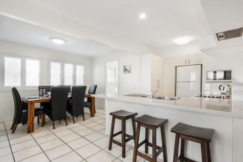 Unit 12 - 10 Robert Street Noosaville Apartment in Noosaville