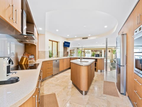 Main River Grandeur Mansion, 5Bed, Pool & Sauna Wohnung in Surfers Paradise