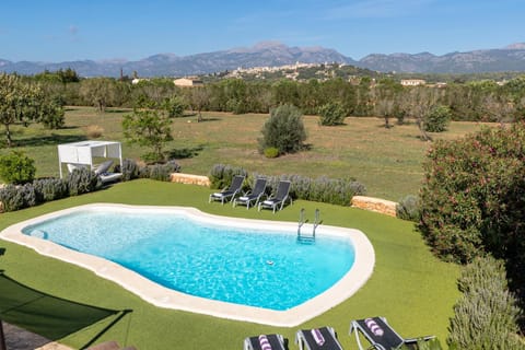 Natural landscape, Garden, Garden view, Mountain view, Swimming pool, sunbed