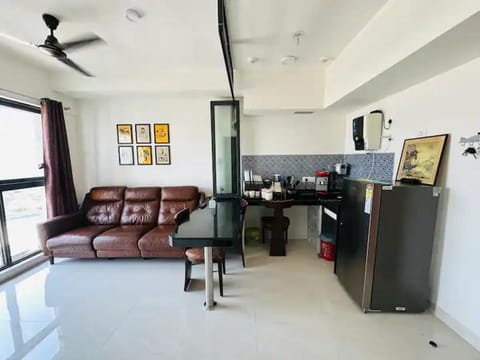 Lovely Couple friendly space to chill with Netflix Apartment in Thane