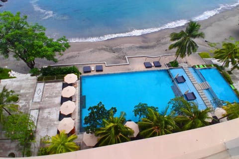 Beach, Sea view, Swimming pool, sunbed