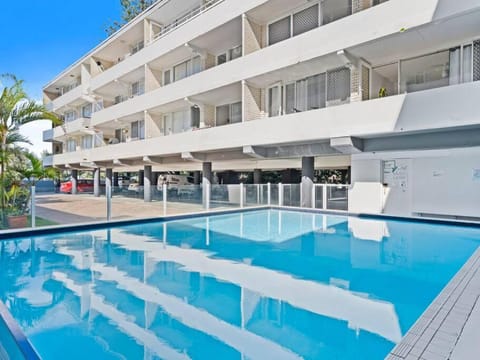 Beachfront escape Broadbeach, 2 bd, Pool , sleeps 7 Apartamento in Broadbeach Boulevard