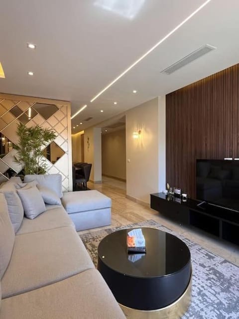 Communal lounge/ TV room, TV and multimedia, Living room, Seating area