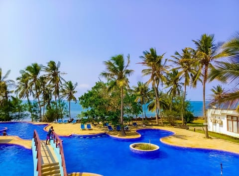 Day, Natural landscape, Pool view, Swimming pool