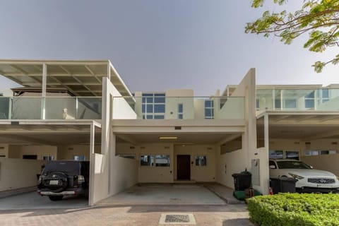 369 Stays- 4 Bedroom Villa House in Dubai