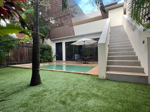 Property building, Garden view, Pool view