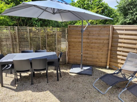 Patio, Dining area