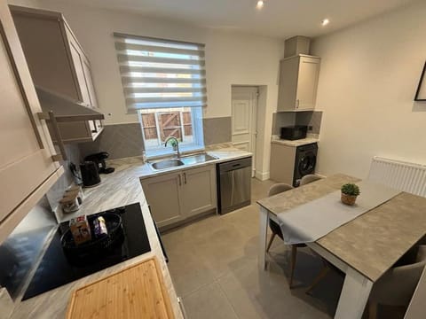 Newly Renovated Home Near Manchester City Centre House in Bury