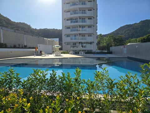 Property building, Natural landscape, Mountain view, Pool view, Swimming pool, sunbed