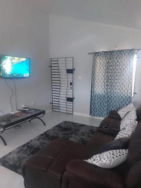 Communal lounge/ TV room, TV and multimedia, Living room, Evening entertainment