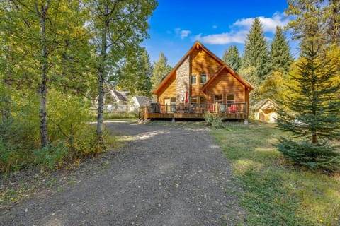 New! Tranquil Aspens - near lake, town, parks - expansive deck - pet friendly House in McCall