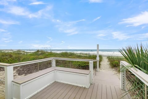 5BR Custom Beach House ON THE BEACH Wedding Venue House in Folly Beach