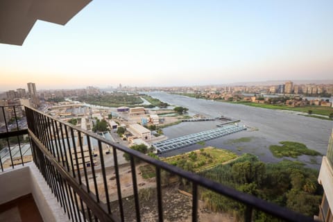 View (from property/room), Balcony/Terrace, River view