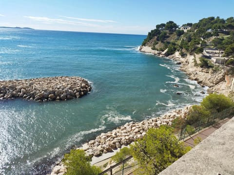 Nearby landmark, Natural landscape, Sea view