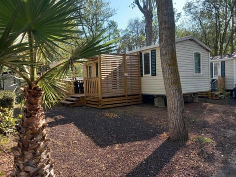 Joli mobil-home spacieux, climatisé, 3 chambres Campground/ 
RV Resort in Agde