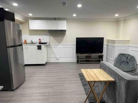 Full Privacy Entire basement,kitchen,1parking Apartamento in Oshawa