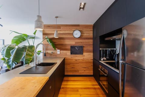 Maison D'architecte - Cuzens Place - Sleeps 6 - City Centre Apartment in Geelong