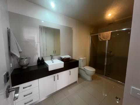 Shower, Toilet, Bathroom, Photo of the whole room, towels