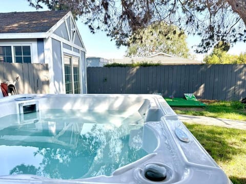 Day, Hot Tub