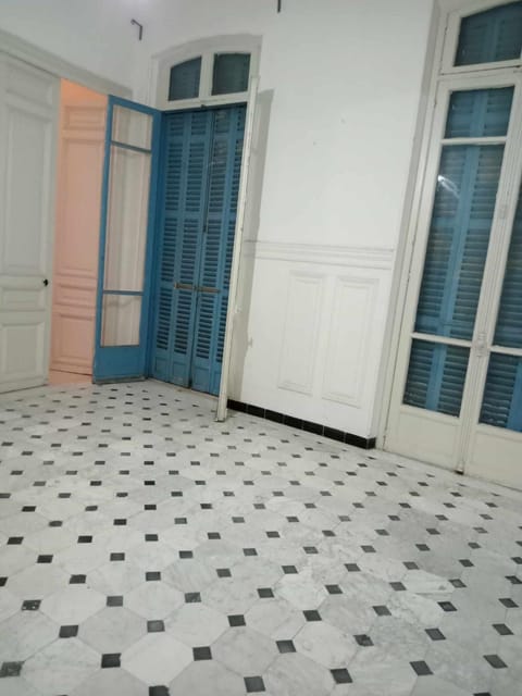 Très grand apartement hausmanien cœur du centre ville vu mer immédiate Apartment in Algiers [El Djazaïr]