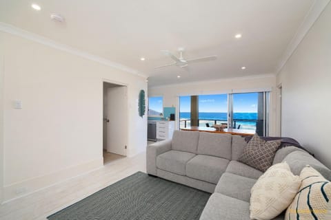 Horizons Unit 1, 99 Ocean View Drive House in Terrigal