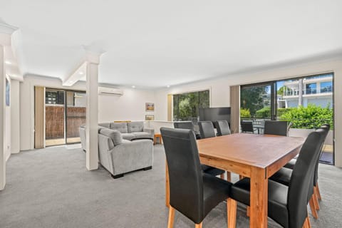 Terrigal Townhouse - Unit 1, 21 Campbell Crescent House in Terrigal