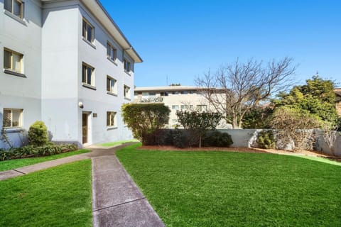 Merindah Unit 15, 15 Barnhill Road Maison in Terrigal