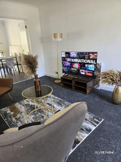 TV and multimedia, Living room, Seating area