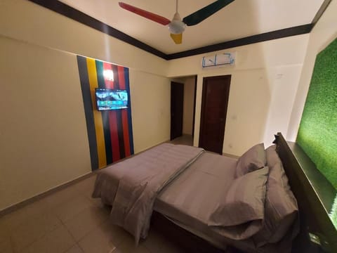 Bed, TV and multimedia, Bedroom, air conditioner