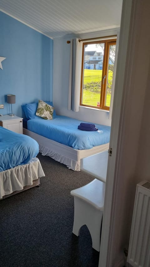 32 Ocean Terrace Lodge - 3 Bed-Sleeps 6-TJS32OT Chalet in Ilfracombe